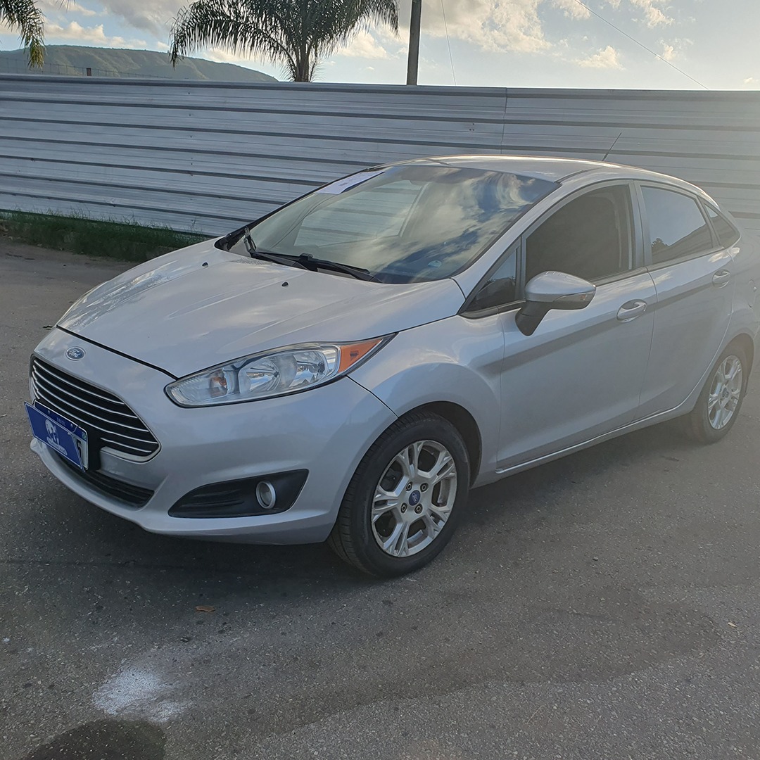 LOTE 23 FORD FIESTA SD 1.6 LSE - 2013/2014