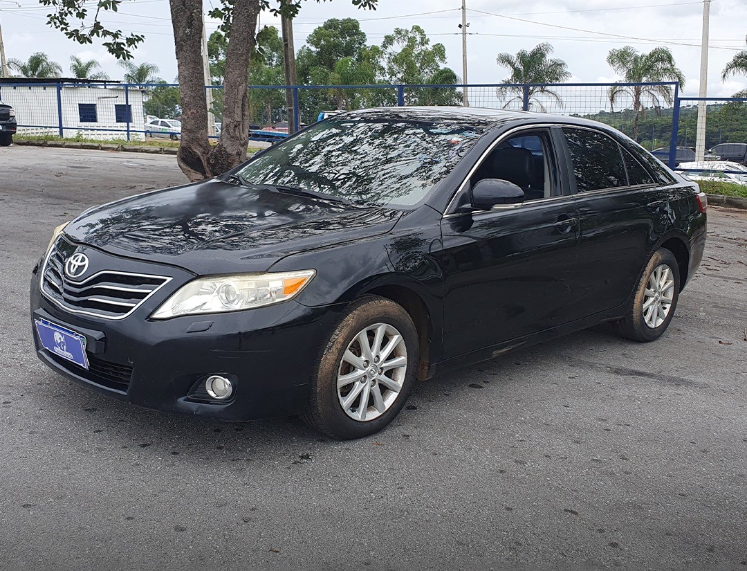 LOTE 04 TOYOTA CAMRY XLE - 2010/2011